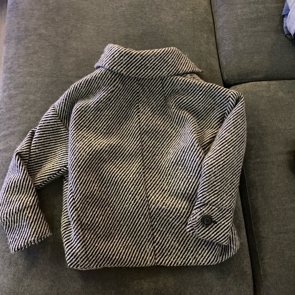 Winter coat black and gray stripes barely used - Picture 2 of 3